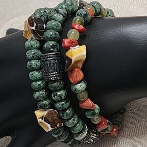 VINTAGE 80’S 3PC STRETCH BRACELET SET GREEN STONE, RED CORAL  MULTICOLOR GEM